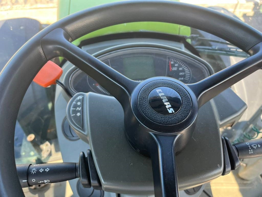 Tracteur agricole Claas Axion 830 Cmatic