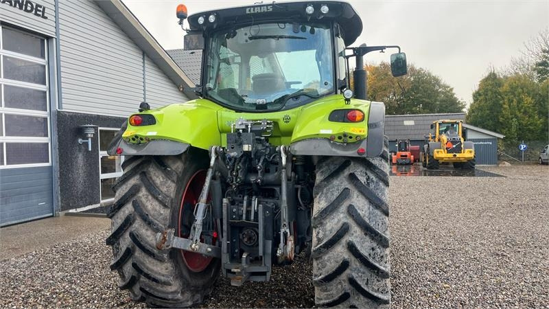 Tracteur agricole Claas Axion 830 Med frontlift