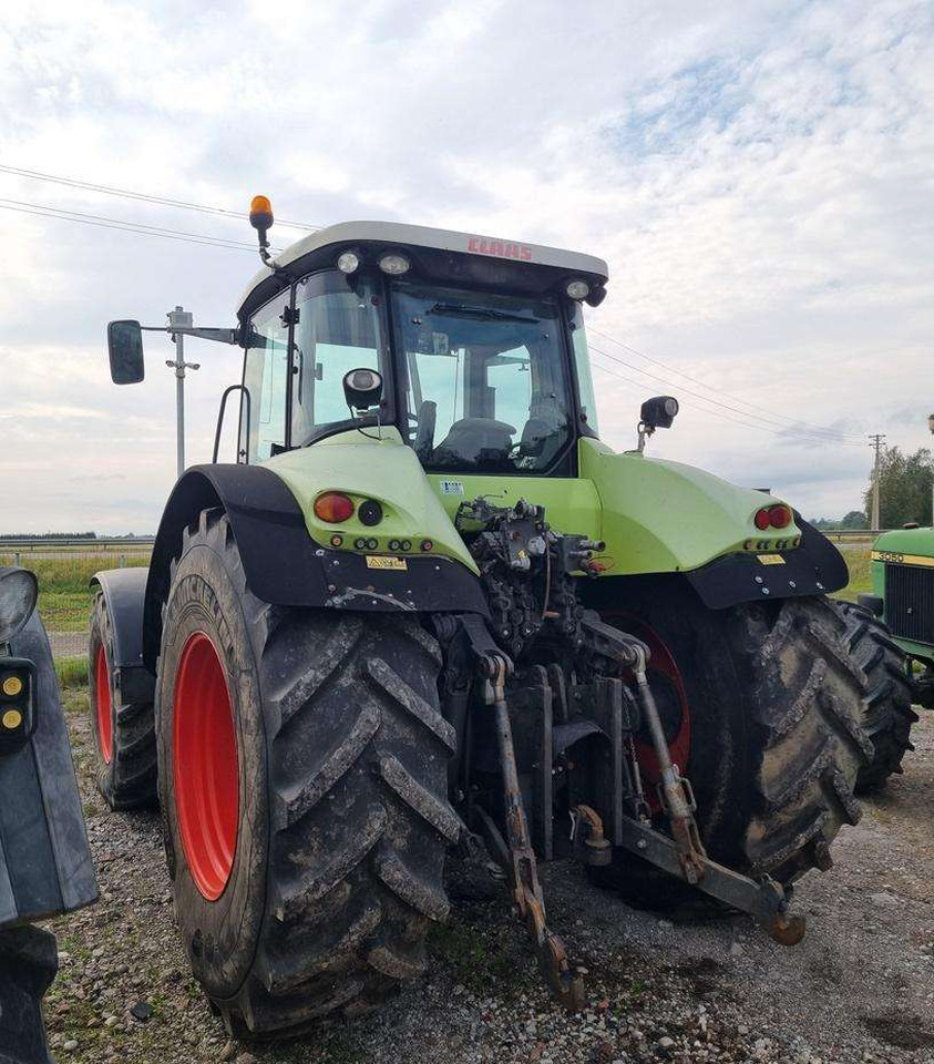 Tracteur agricole Claas Axion 840