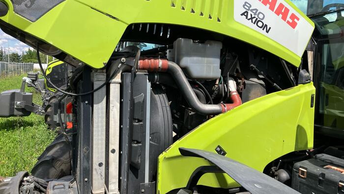 Tracteur agricole Claas Axion 840