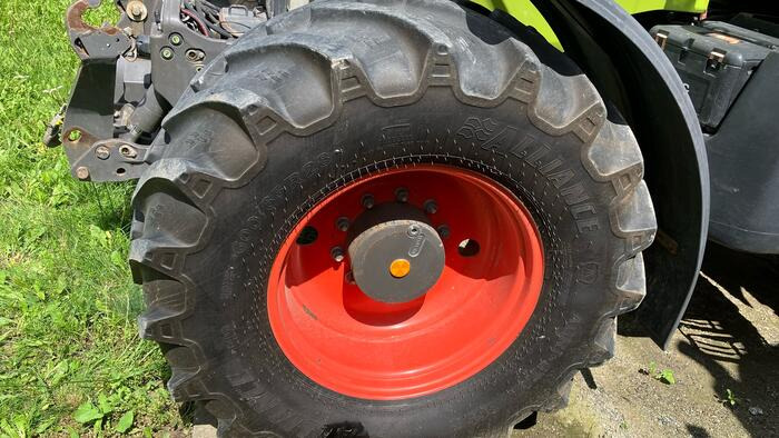 Tracteur agricole Claas Axion 840