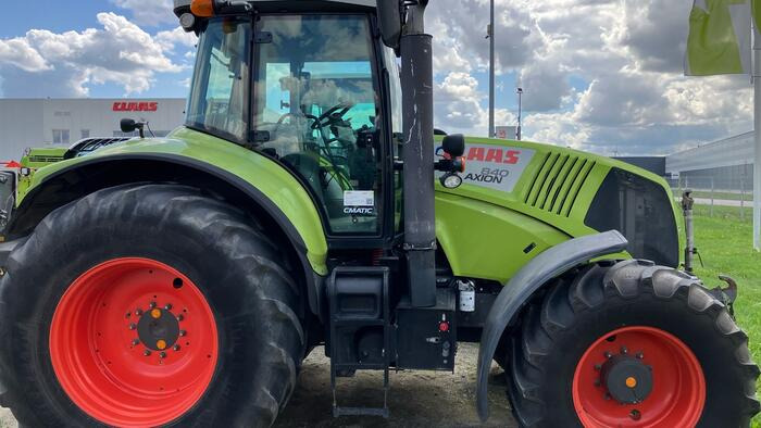 Tracteur agricole Claas Axion 840
