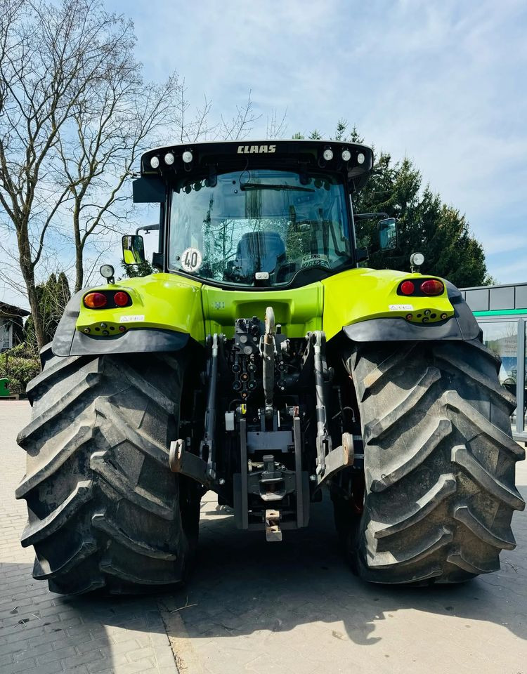 Tracteur agricole Claas Axion 840