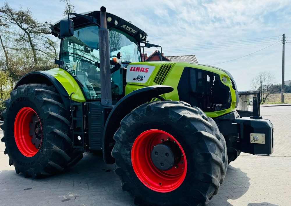 Tracteur agricole Claas Axion 840