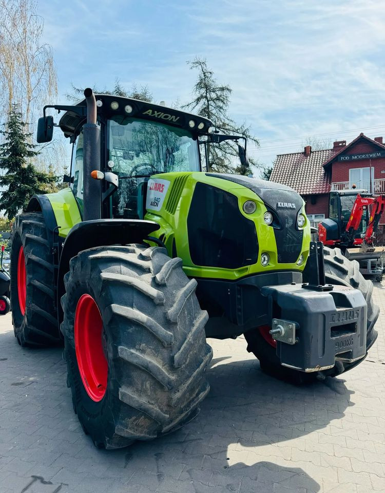 Tracteur agricole Claas Axion 840