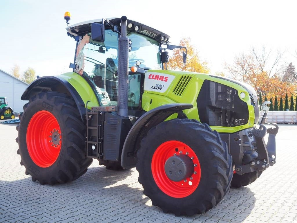 Tracteur agricole Claas Axion 840 CEBIS