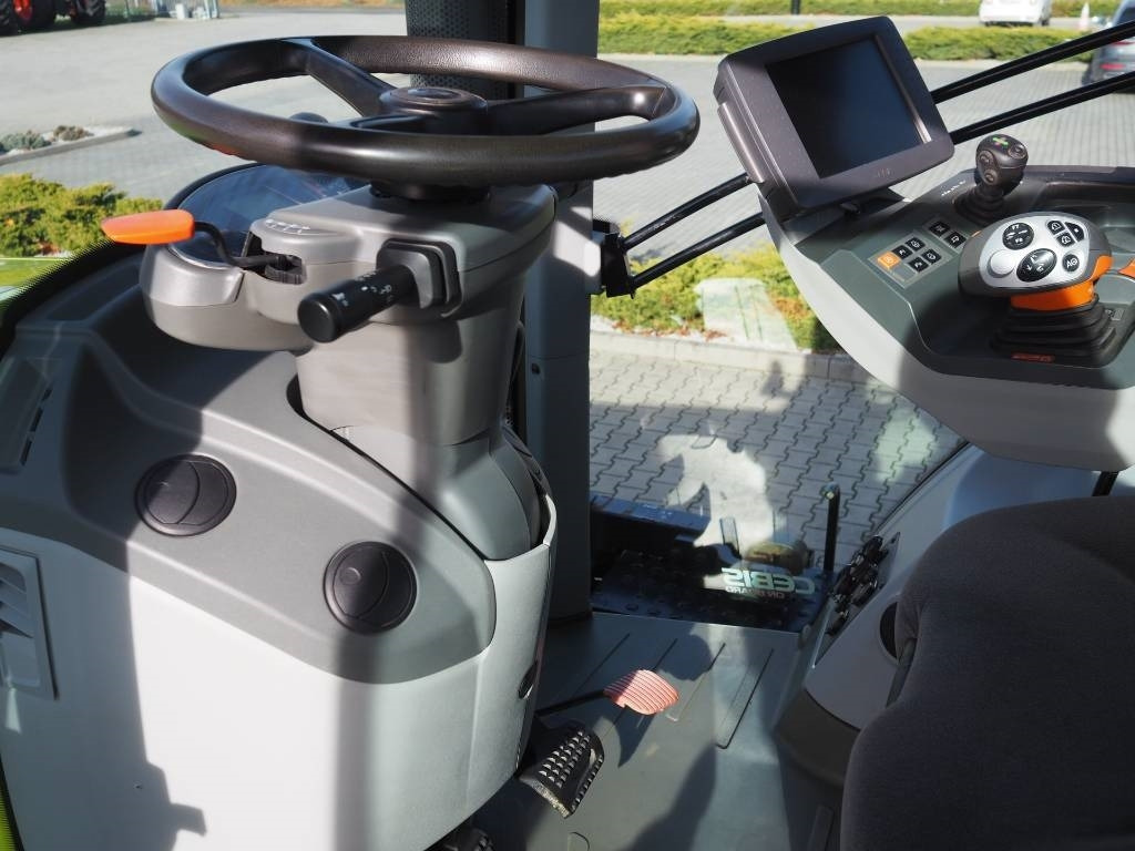 Tracteur agricole Claas Axion 840 CEBIS