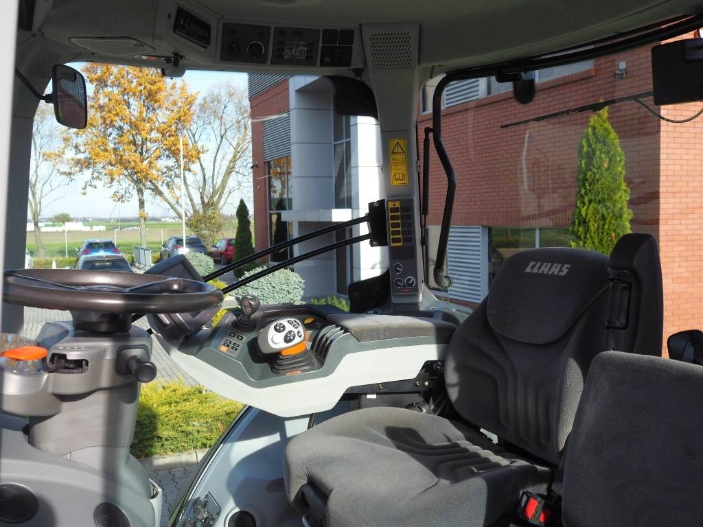 Tracteur agricole Claas Axion 840 CEBIS