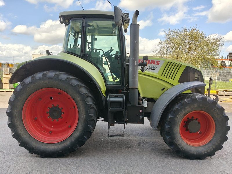 Tracteur agricole Claas Axion 840 Cmatic