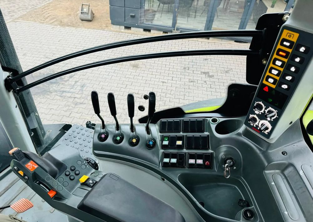 Tracteur agricole Claas Axion 850