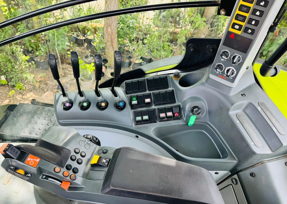 Tracteur agricole Claas Axion 850