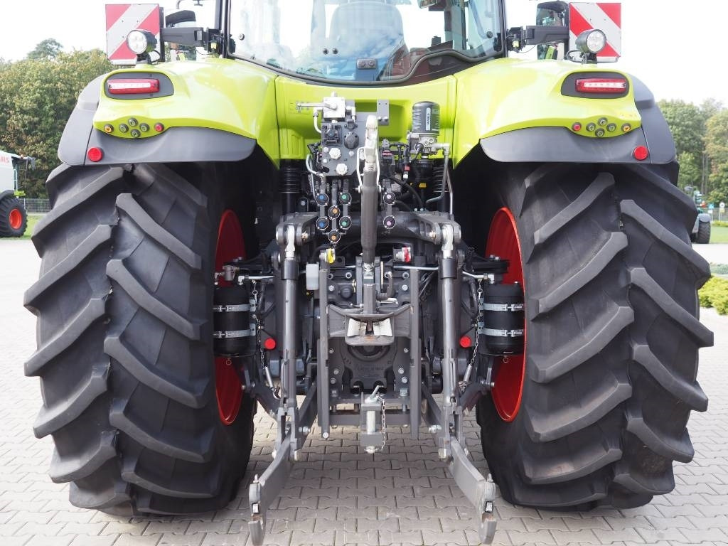 Tracteur agricole Claas Axion 850 CEBIS