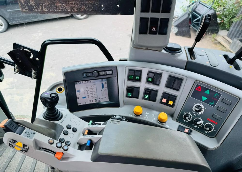 Tracteur agricole Claas Axion 850 CEBIS LE MANS