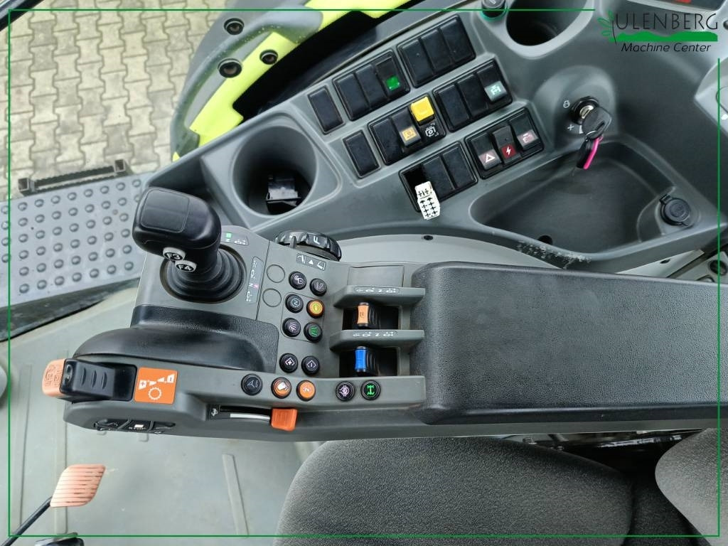 Tracteur agricole Claas Axion 850 CIS