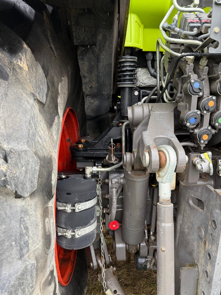 Tracteur agricole Claas Axion 850 C-Matic