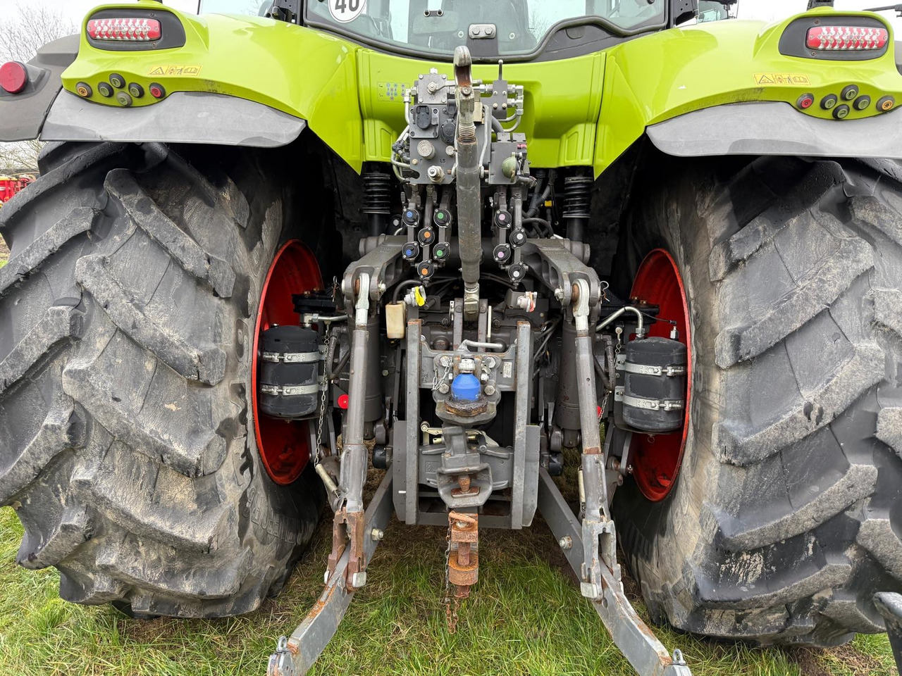 Tracteur agricole Claas Axion 850 C-Matic