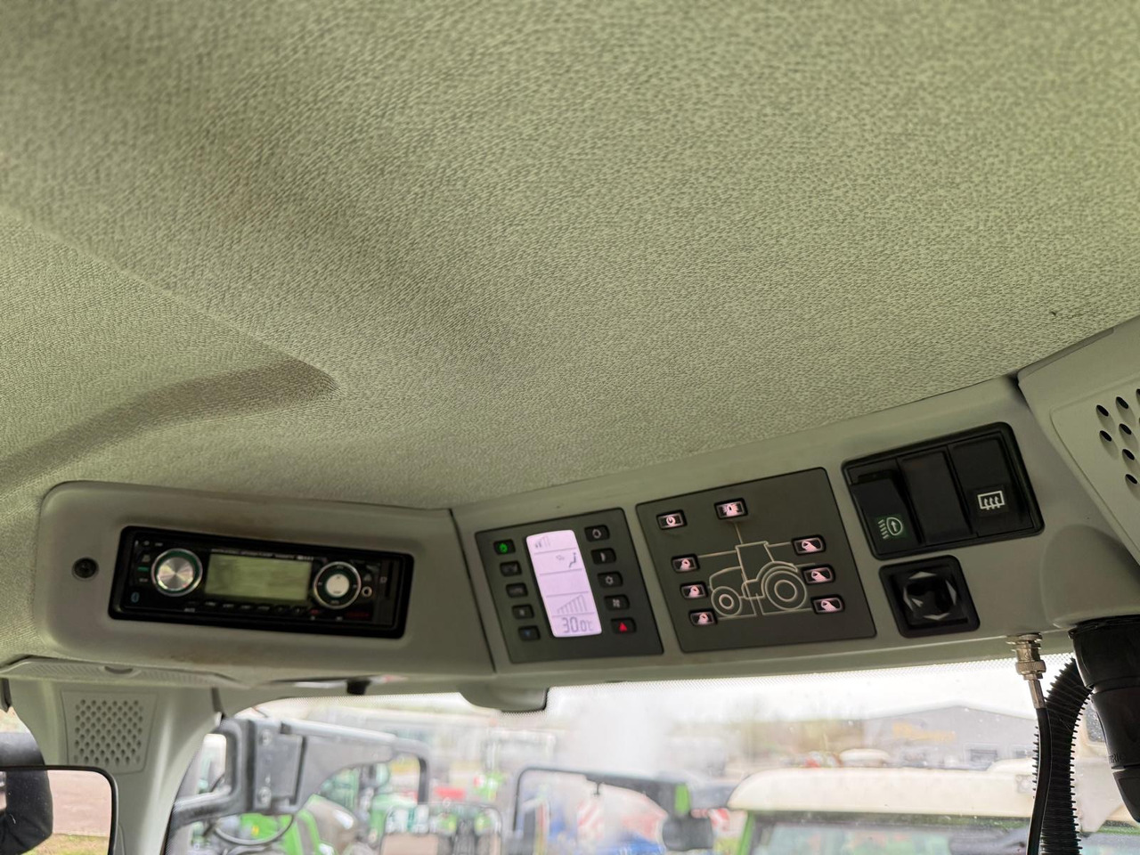 Tracteur agricole Claas Axion 850 C-Matic