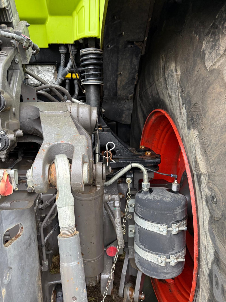 Tracteur agricole Claas Axion 850 C-Matic