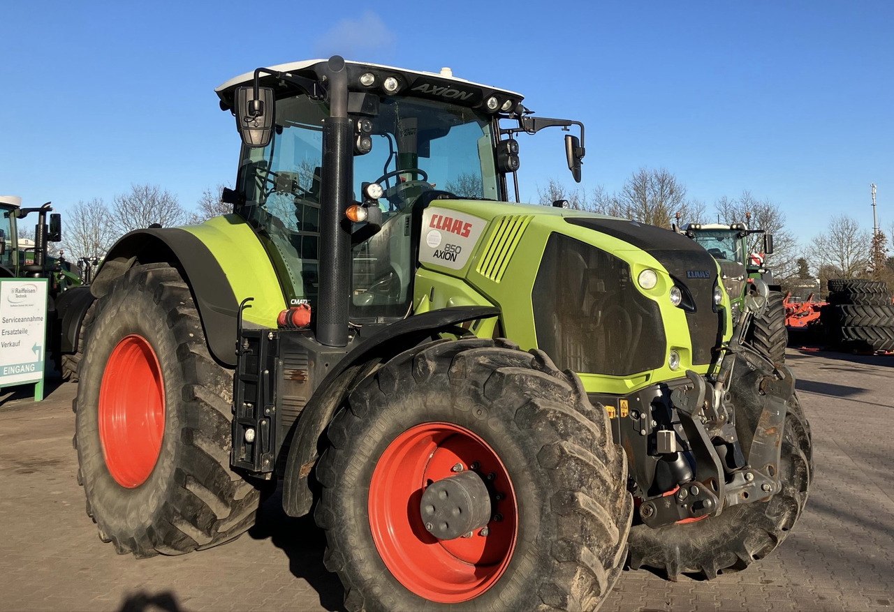 Tracteur agricole Claas Axion 850 C-Matic