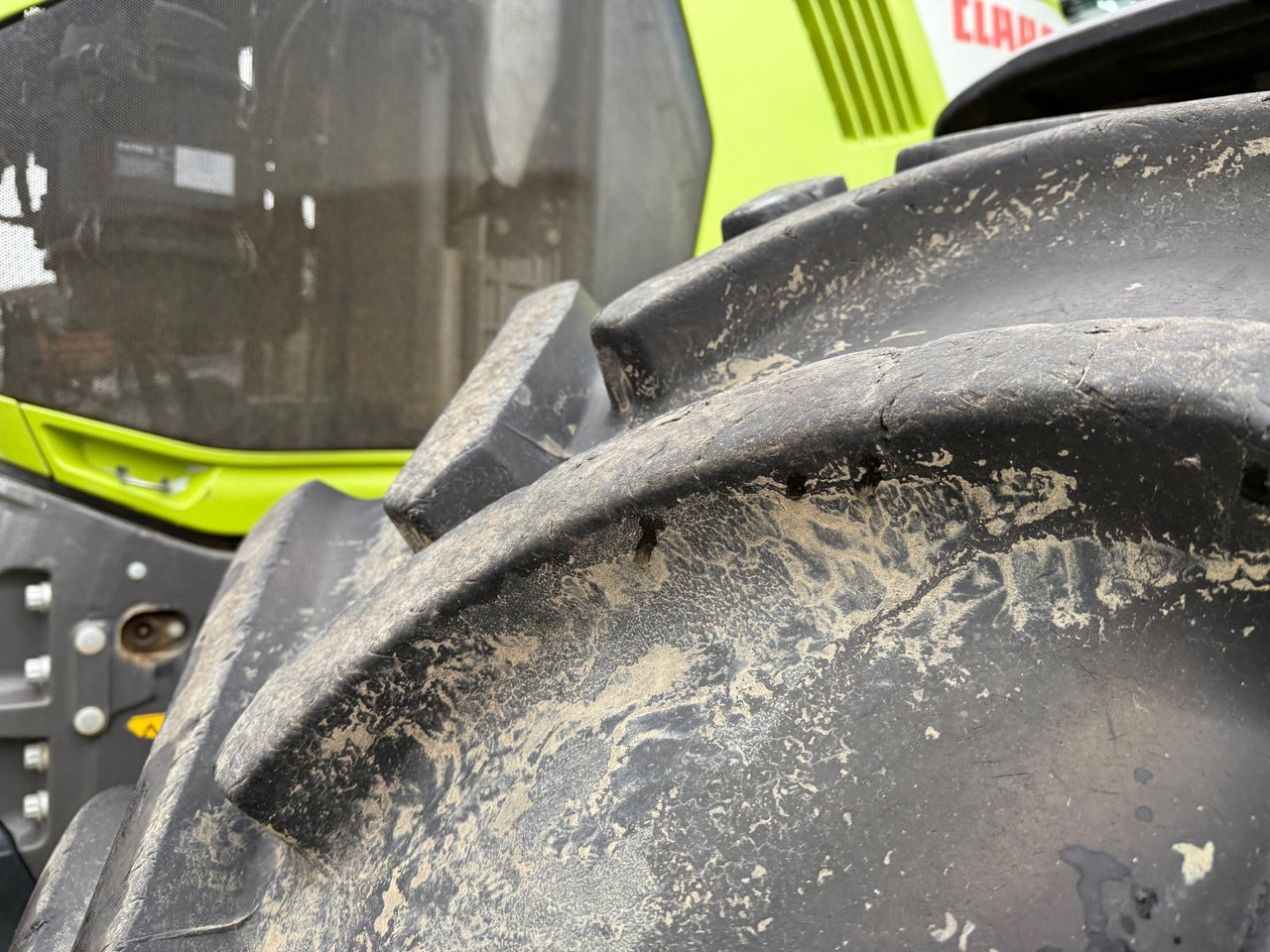 Tracteur agricole Claas Axion 850 C-Matic