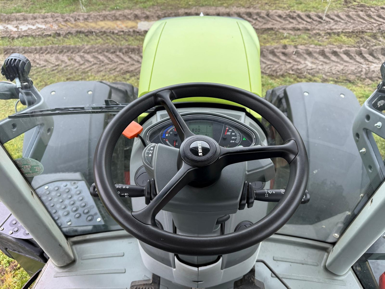 Tracteur agricole Claas Axion 850 C-Matic