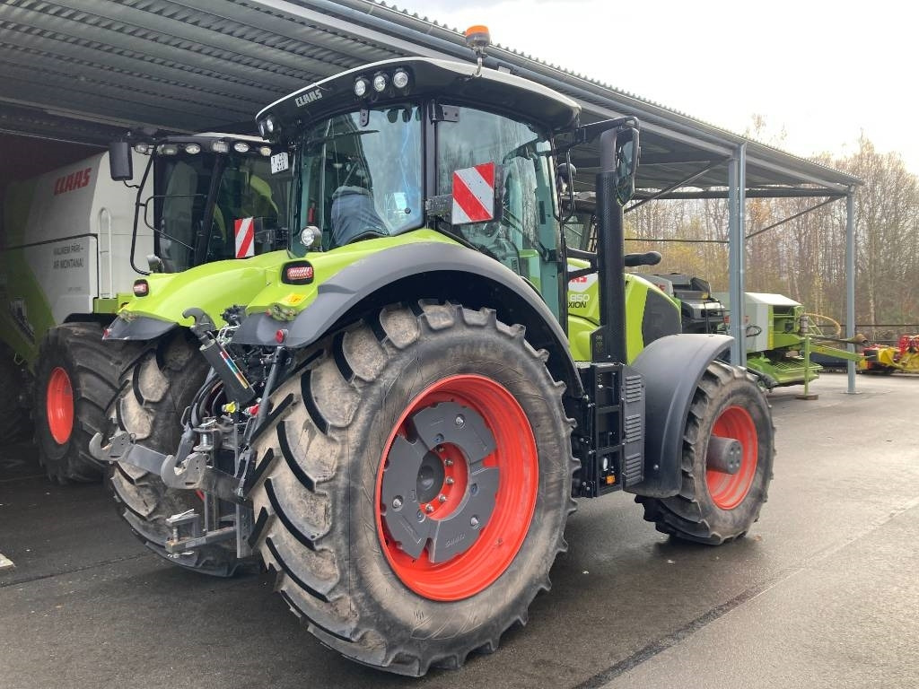 Tracteur agricole Claas Axion 850 Cebis