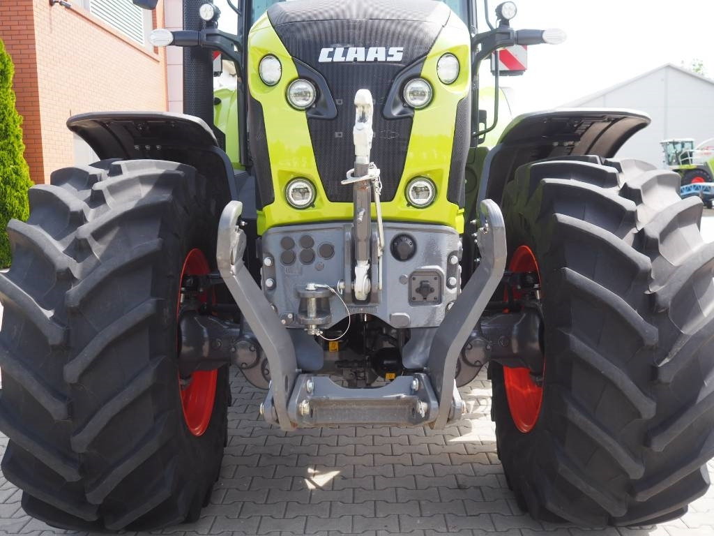 Tracteur agricole Claas Axion 850 Cebis