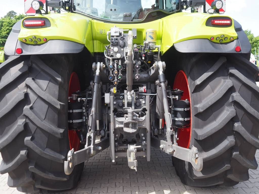 Tracteur agricole Claas Axion 850 Cebis