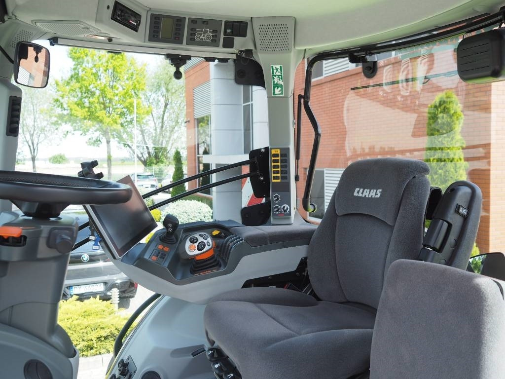 Tracteur agricole Claas Axion 850 Cebis