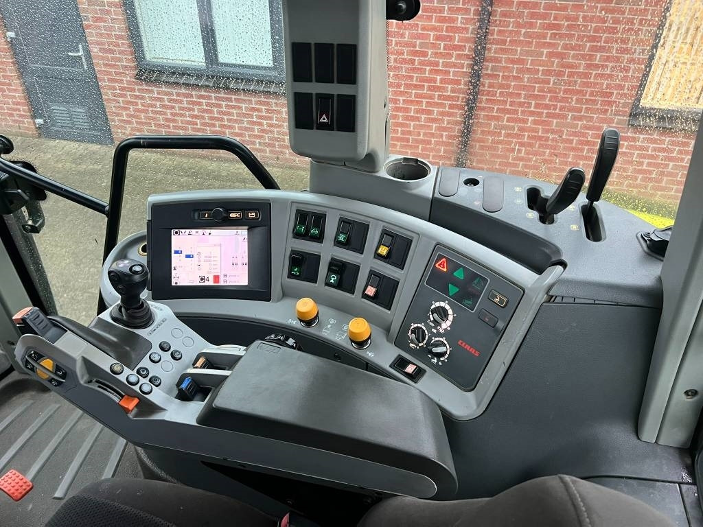 Tracteur agricole Claas Axion 850 Cebis
