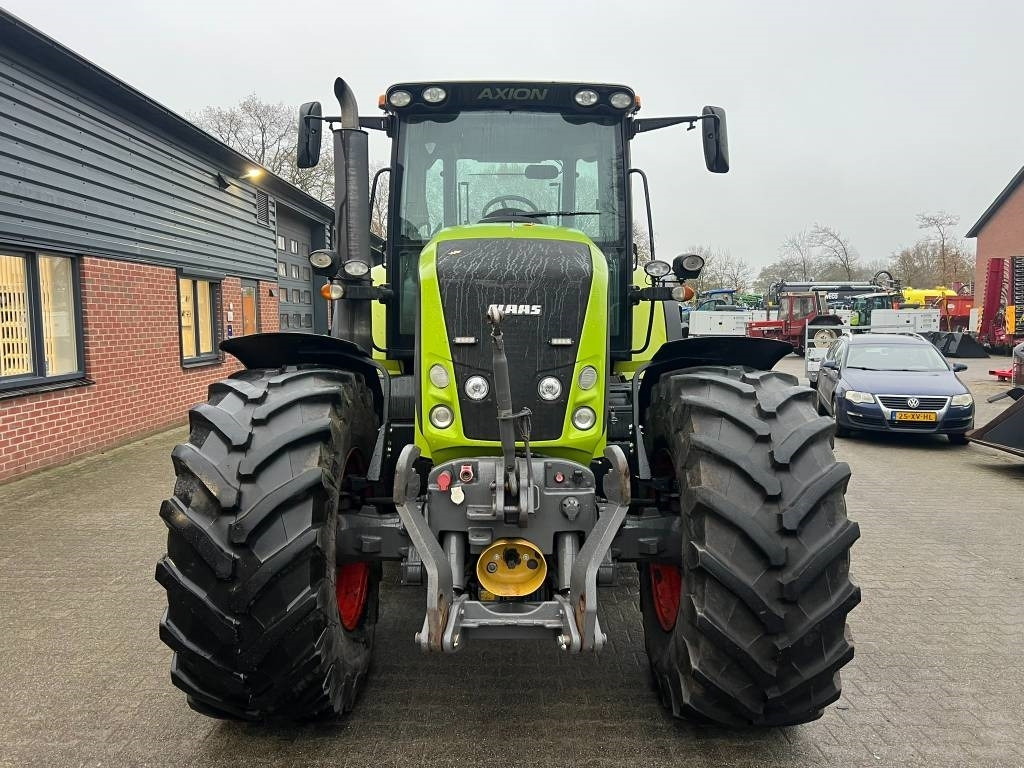 Tracteur agricole Claas Axion 850 Cebis