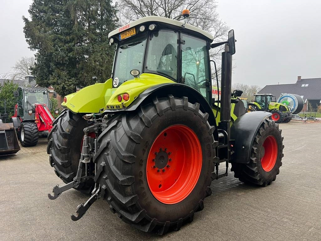 Tracteur agricole Claas Axion 850 Cebis