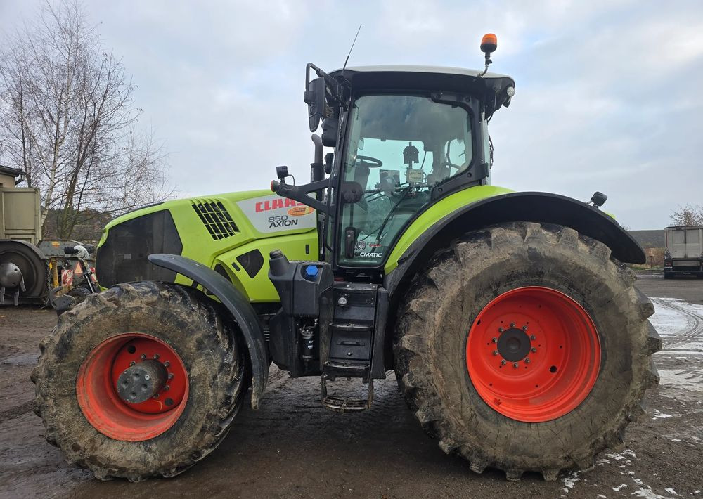 Tracteur agricole Claas Axion 850 Cmatic