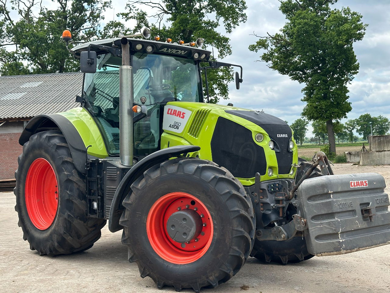 Tracteur agricole Claas Axion 850 Cmatic