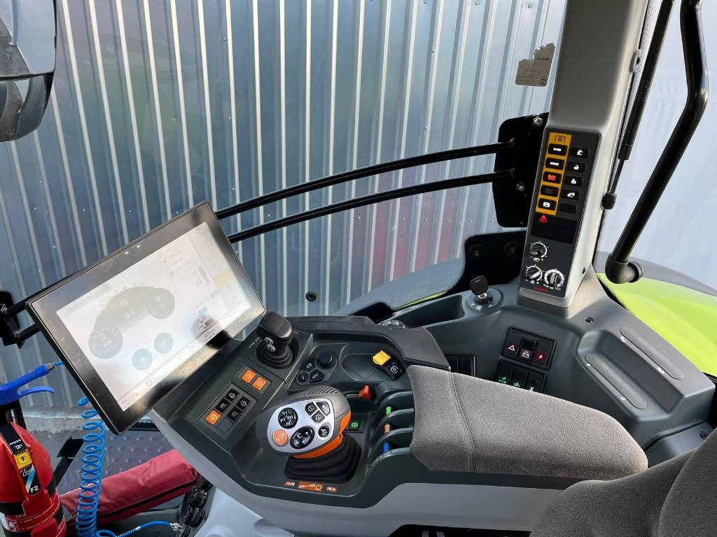 Tracteur agricole Claas Axion 870