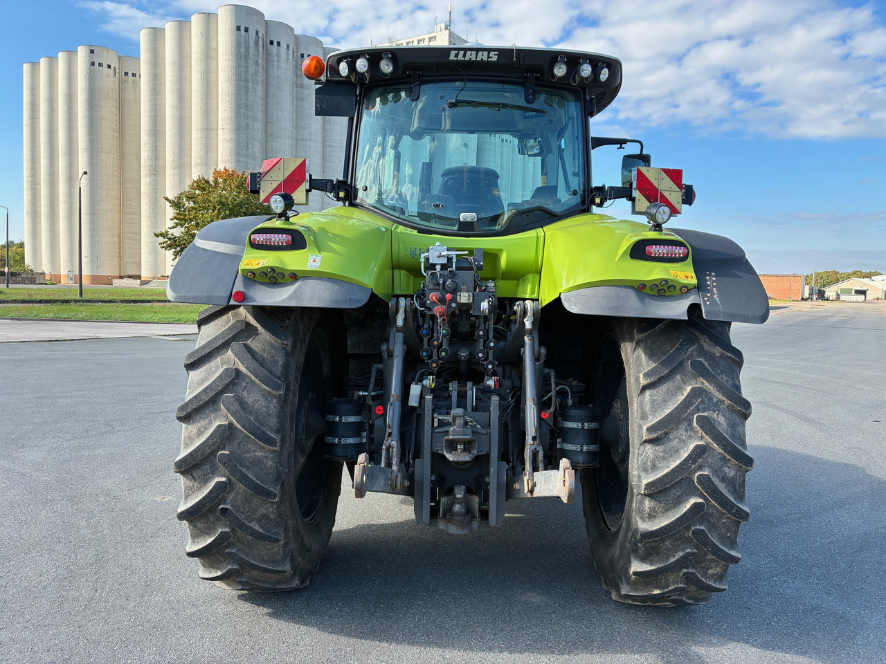 Tracteur agricole Claas Axion 870