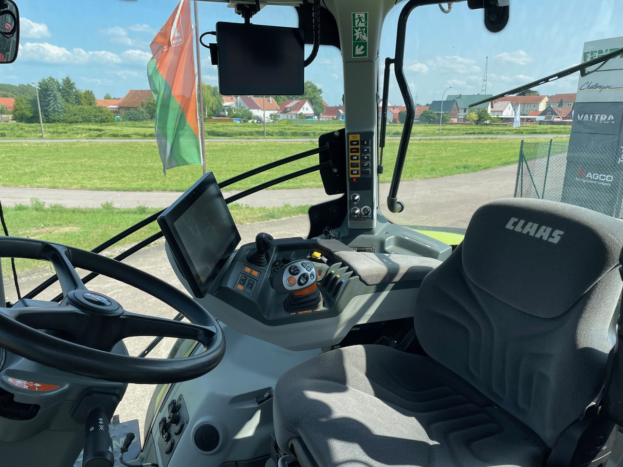 Tracteur agricole Claas Axion 870 CMATIC