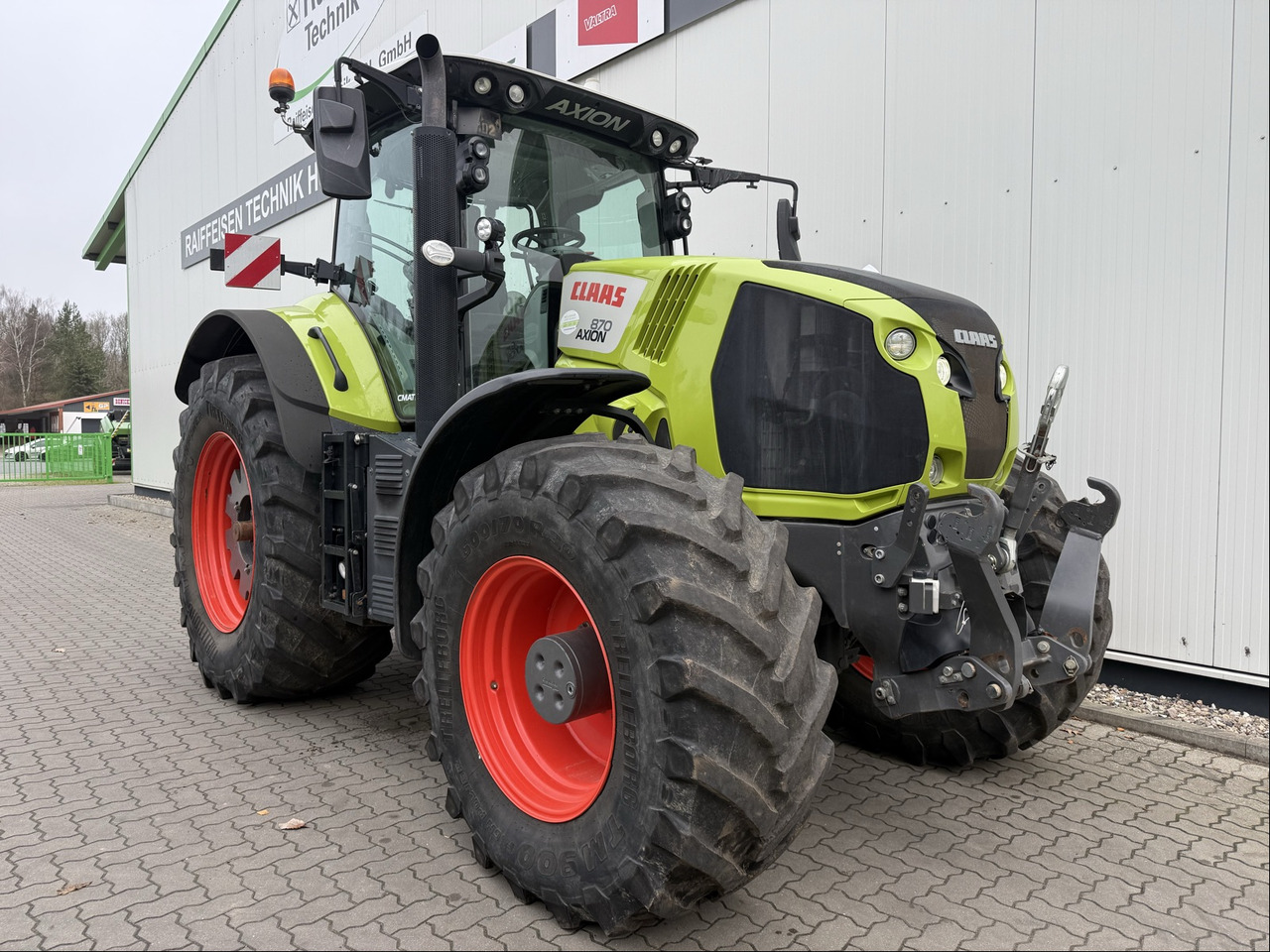 Tracteur agricole Claas Axion 870 C-Matic