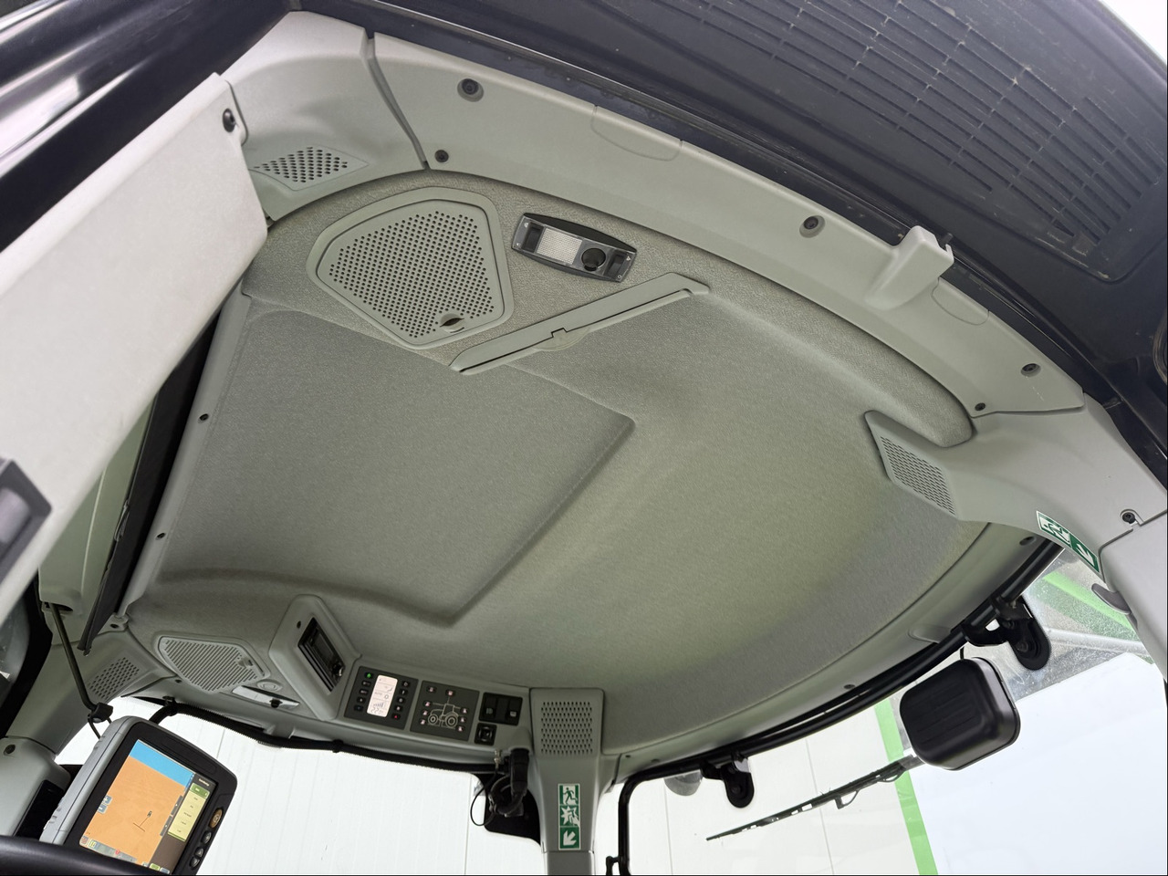 Tracteur agricole Claas Axion 870 C-Matic