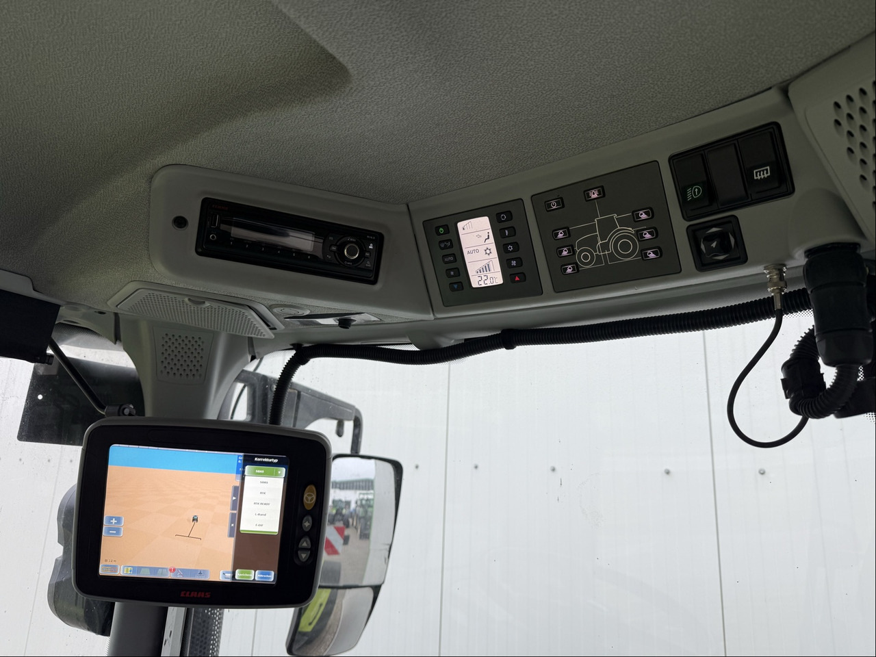 Tracteur agricole Claas Axion 870 C-Matic