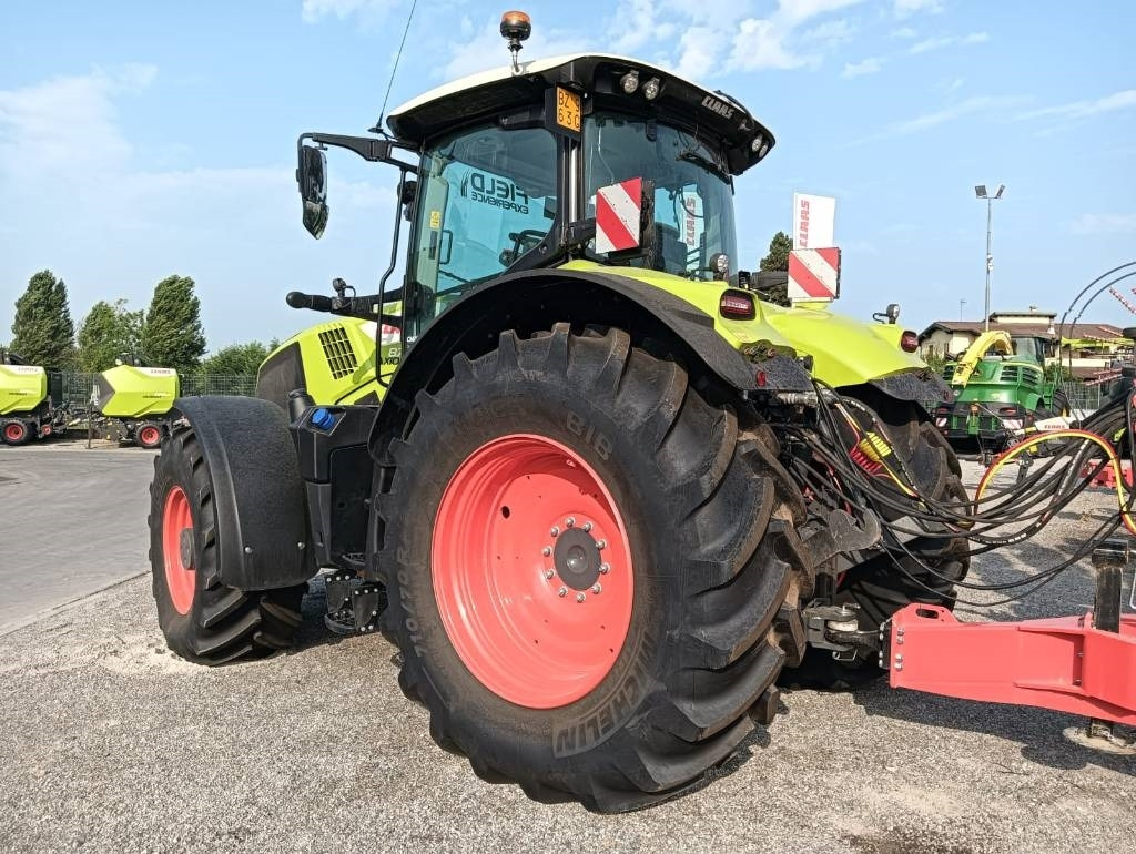 Tracteur agricole Claas Axion 870 Cmatic