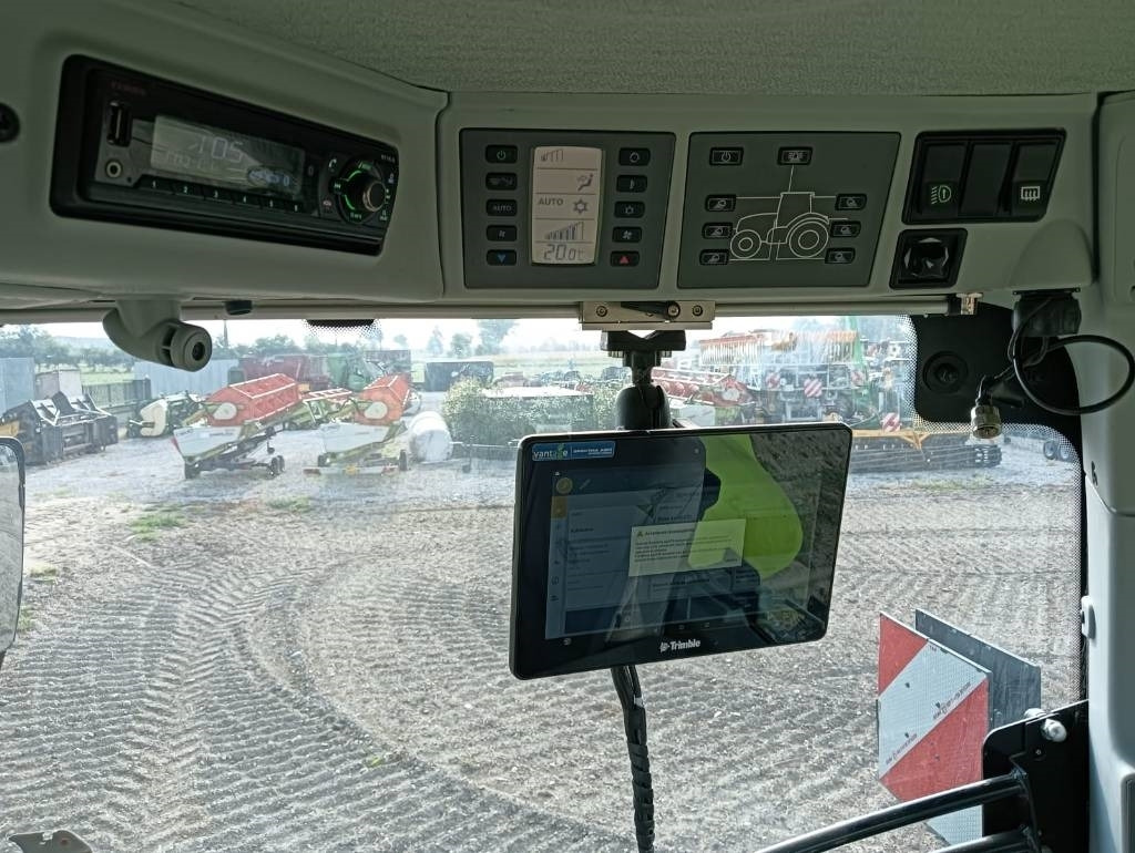 Tracteur agricole Claas Axion 870 Cmatic