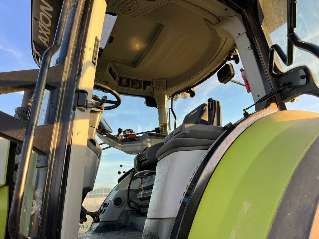 Tracteur agricole Claas Axion 870 Cmatic