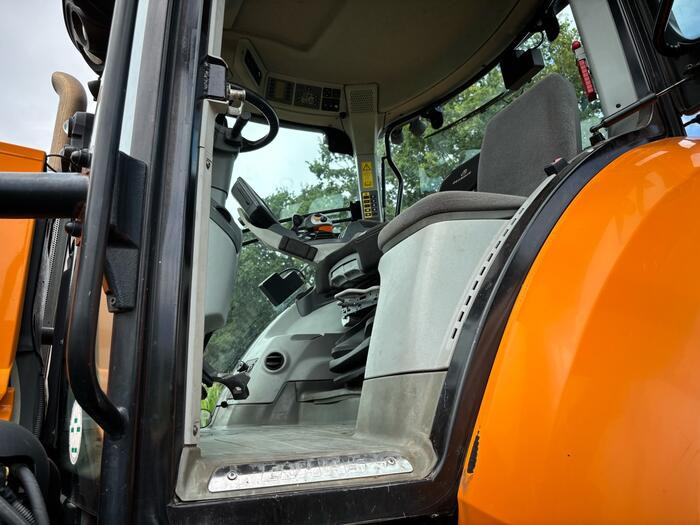 Tracteur agricole Claas Axion 920