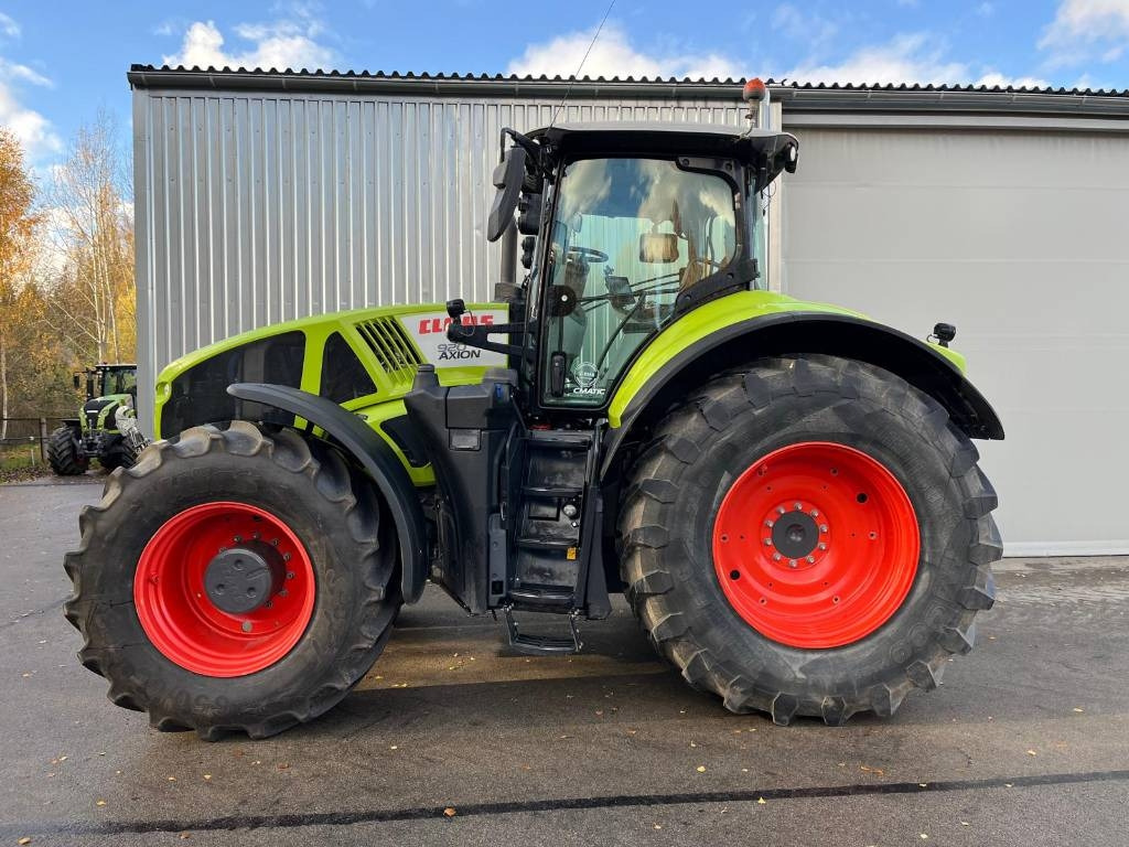 Tracteur agricole Claas Axion 920