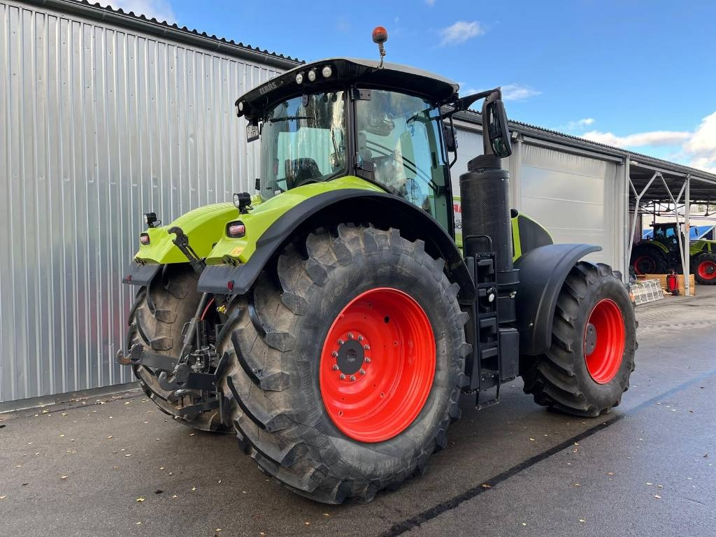 Tracteur agricole Claas Axion 920