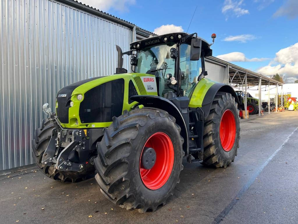 Tracteur agricole Claas Axion 920