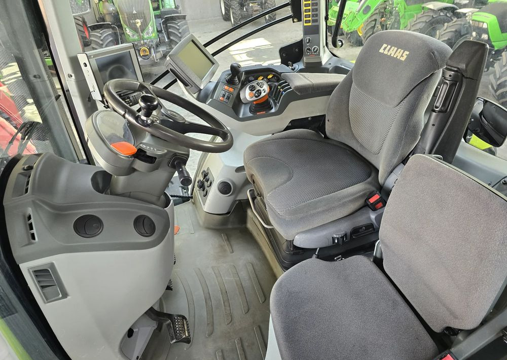 Tracteur agricole Claas Axion 940