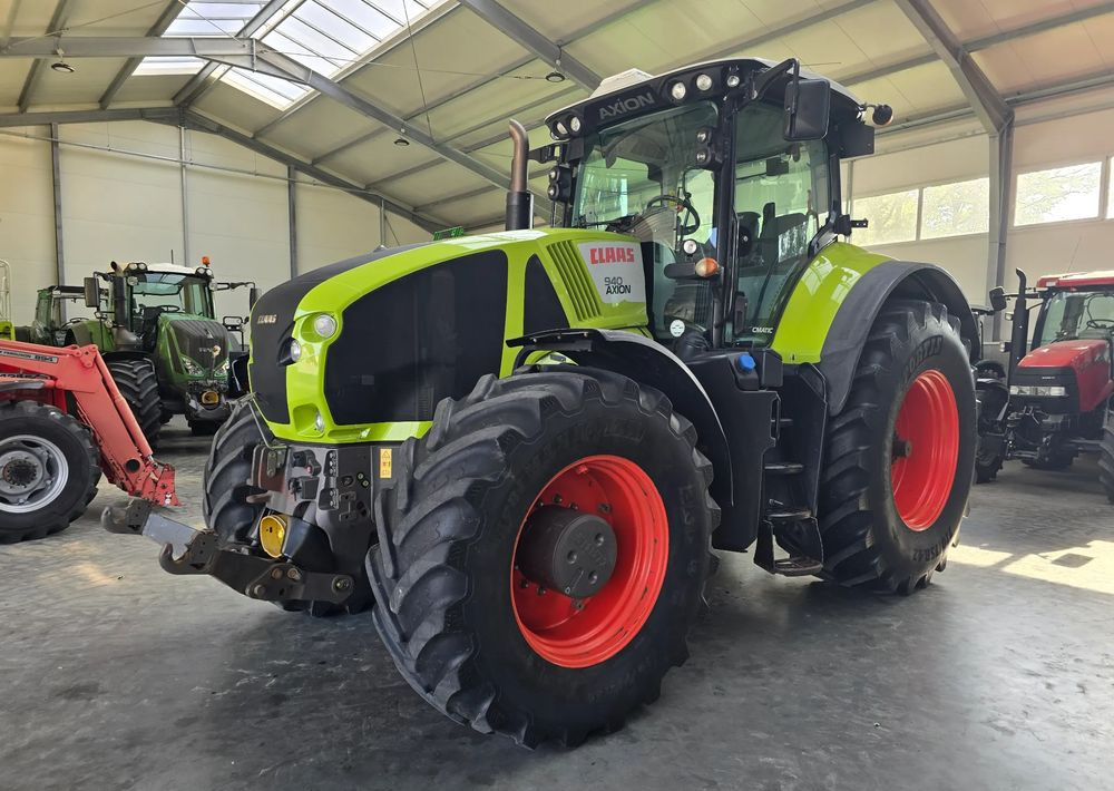 Tracteur agricole Claas Axion 940