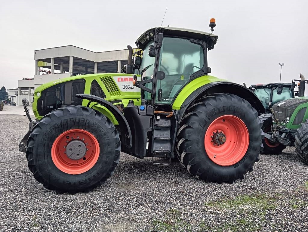 Tracteur agricole Claas Axion 940 Cmatic
